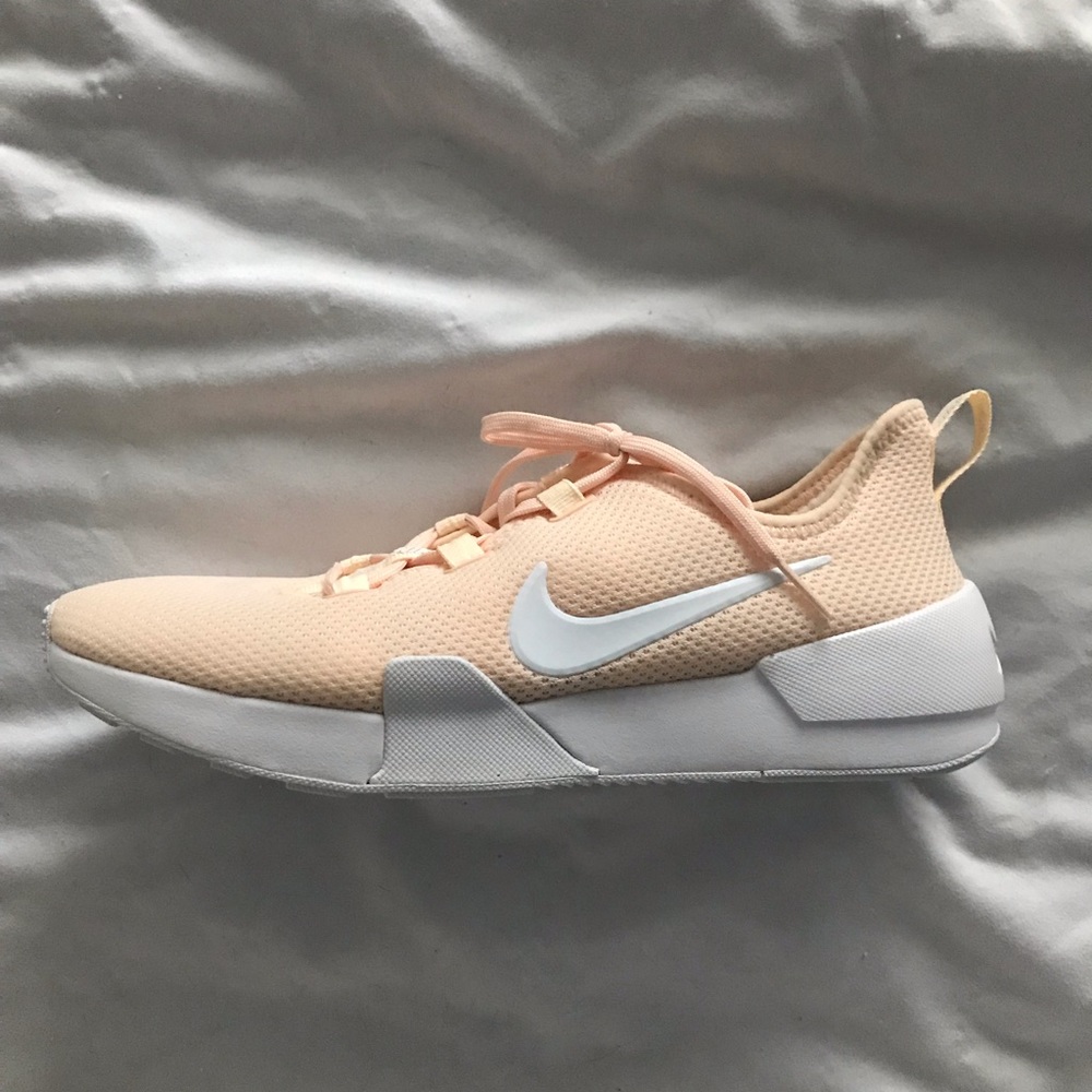 Nike women’s size 9